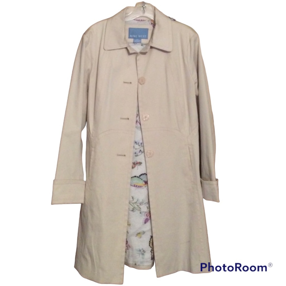 Nine West cream colored rain/trench coat with butterfly lining size XL